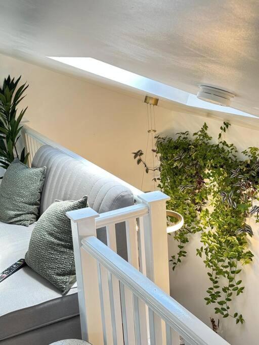Cosy Stylish Studio Apartment Trowbridge Exteriör bild