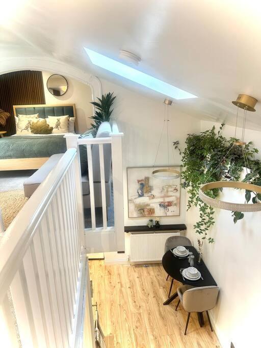 Cosy Stylish Studio Apartment Trowbridge Exteriör bild