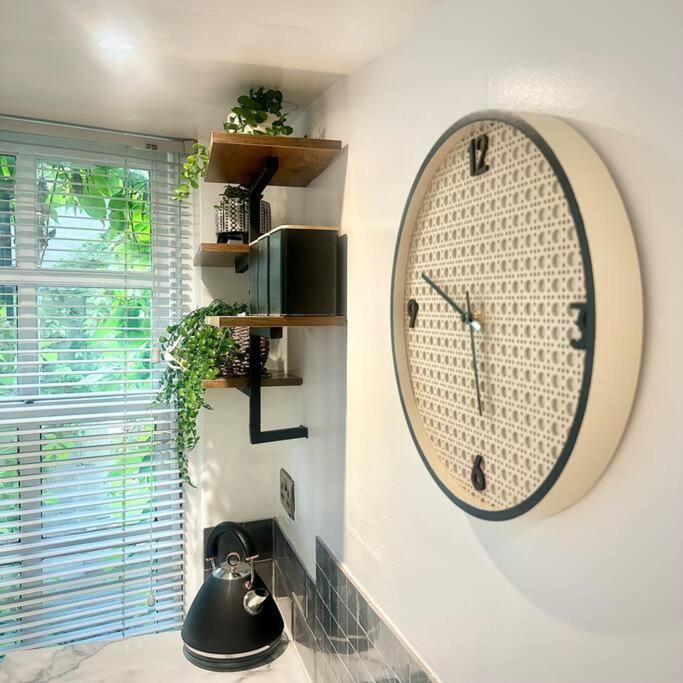Cosy Stylish Studio Apartment Trowbridge Exteriör bild