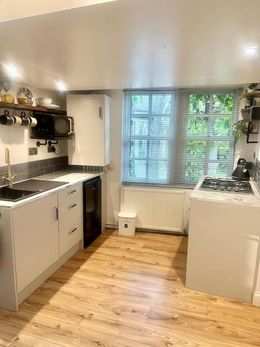 Cosy Stylish Studio Apartment Trowbridge Exteriör bild