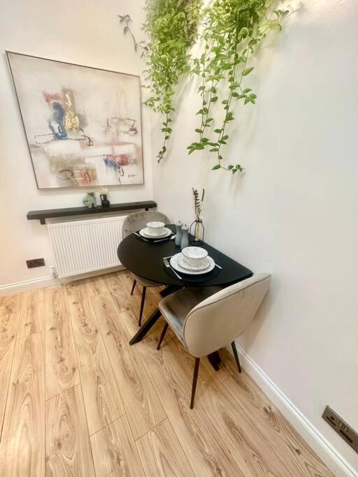 Cosy Stylish Studio Apartment Trowbridge Exteriör bild
