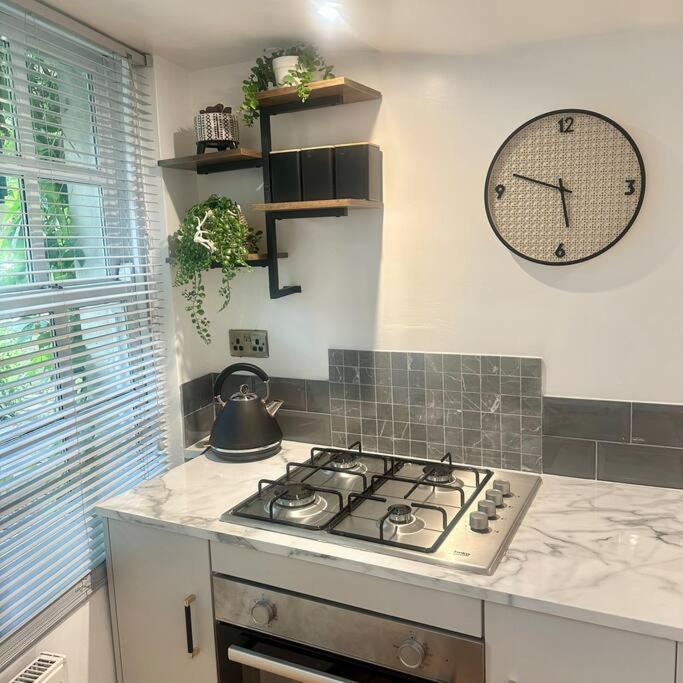 Cosy Stylish Studio Apartment Trowbridge Exteriör bild