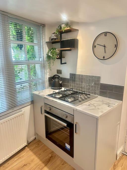 Cosy Stylish Studio Apartment Trowbridge Exteriör bild